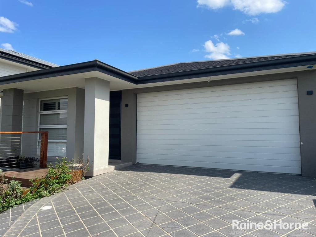 19 MELLISH PDE, GLENFIELD, NSW 2167