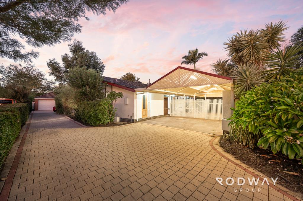 15 Seville Dr, Seville Grove, WA 6112