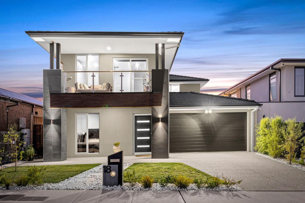 18 Ambassador Cct, Cranbourne South, VIC 3977