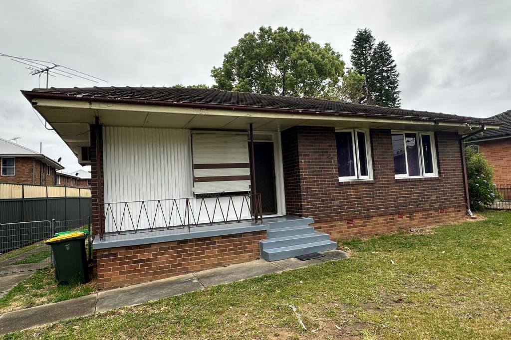 8 CULLENS RD, PUNCHBOWL, NSW 2460