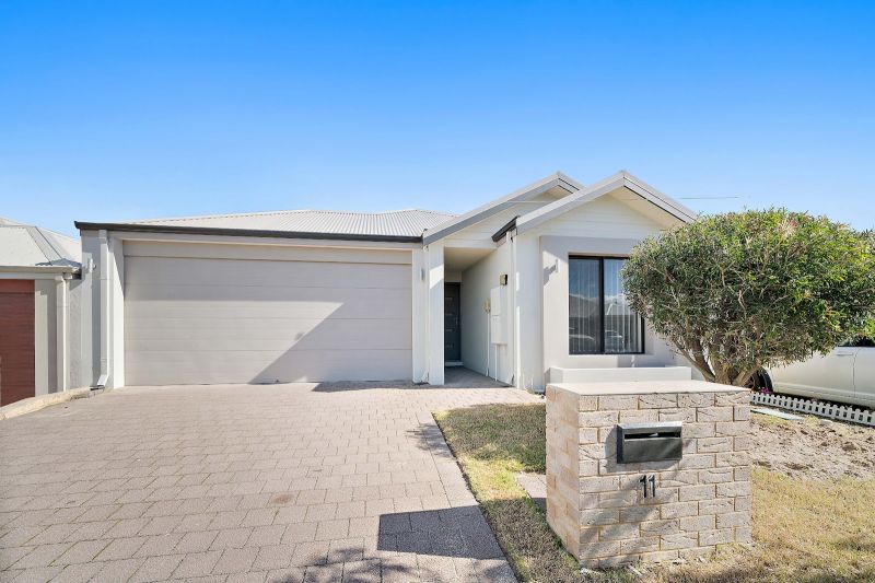 11 Schauss Rd, Eglinton, WA 6034