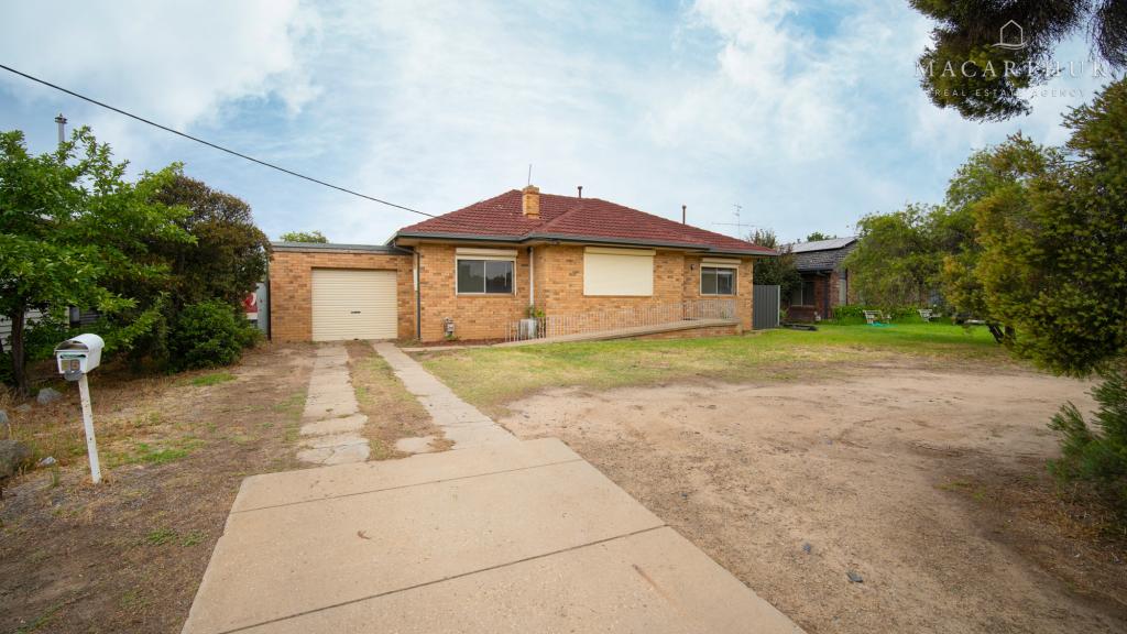 65 Main St, Lake Albert, NSW 2650