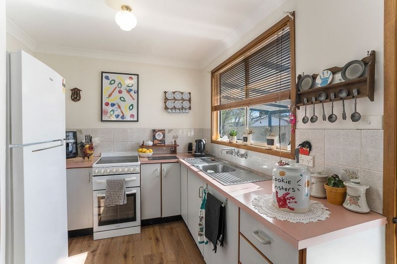 2 Katoomba Ave, San Remo, NSW 2262