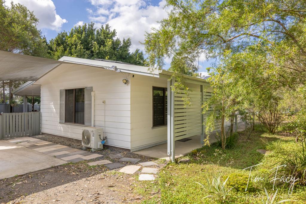 21 Coronation Ave, Woodford, QLD 4514