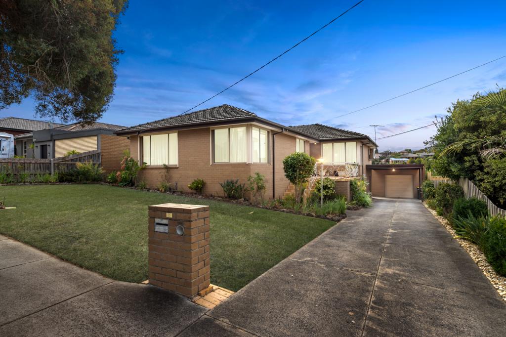 33 HOWE AVE, DANDENONG NORTH, VIC 3175