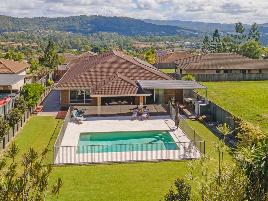 14 Peckham Ct, Pacific Pines, QLD 4211