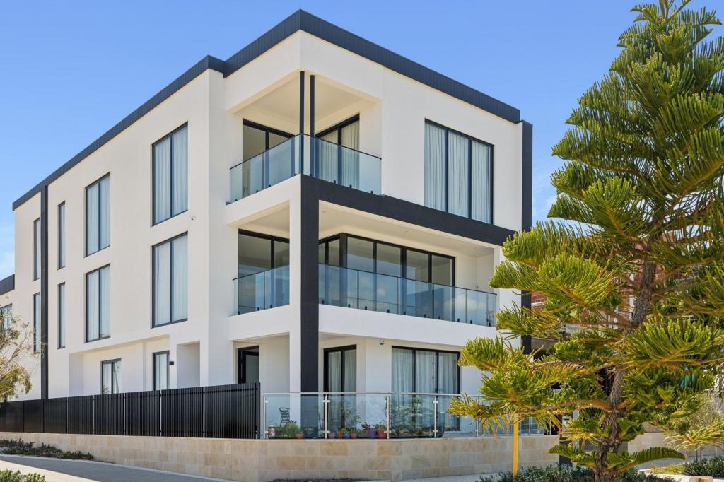 44 Napoleon Pde, North Coogee, WA 6163