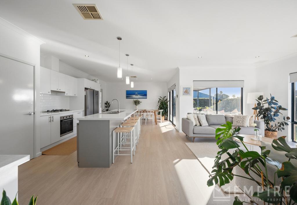 7 Donnelly St, Lake Coogee, WA 6166