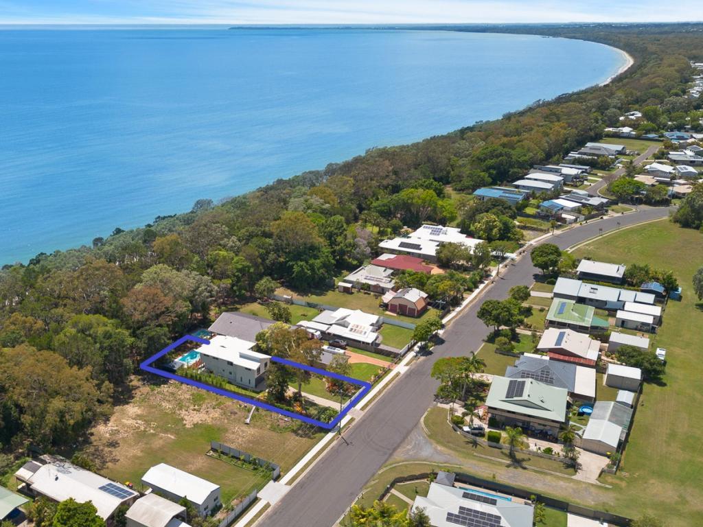 160 Kingfisher Pde, Toogoom, QLD 4655
