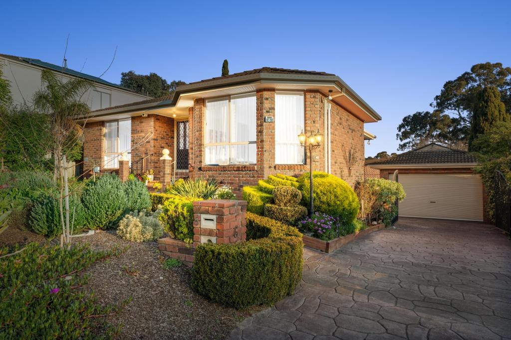 6 STRINGYBARK CL, FOREST HILL, VIC 3131