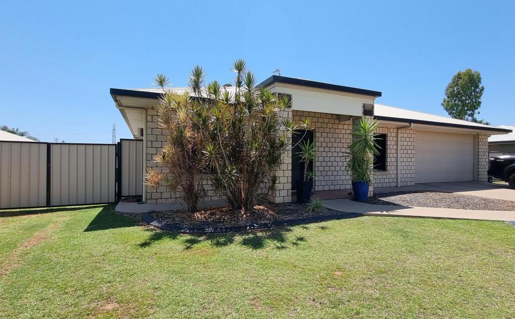 112 Clements St, Moranbah, QLD 4744