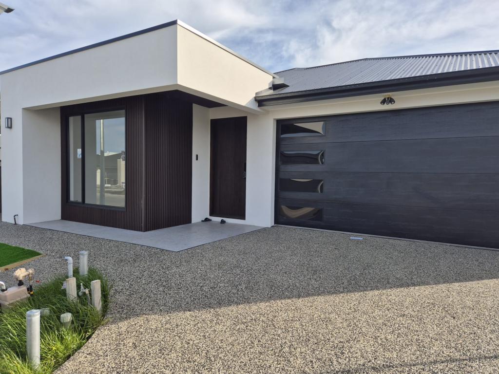 23 Cabbage St, Mickleham, VIC 3064