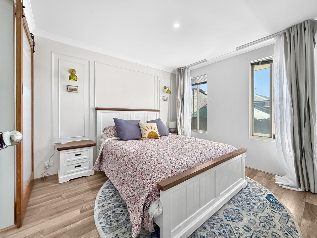 31 Lilydale Dr, Lakelands, WA 6180