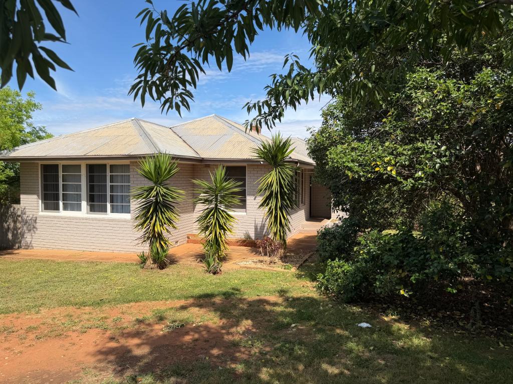 14 Alexandra St, Parkes, NSW 2870