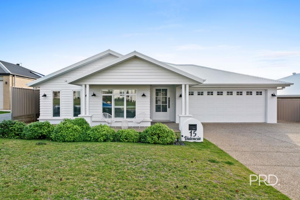 15 Valencia Dr, Gobbagombalin, NSW 2650
