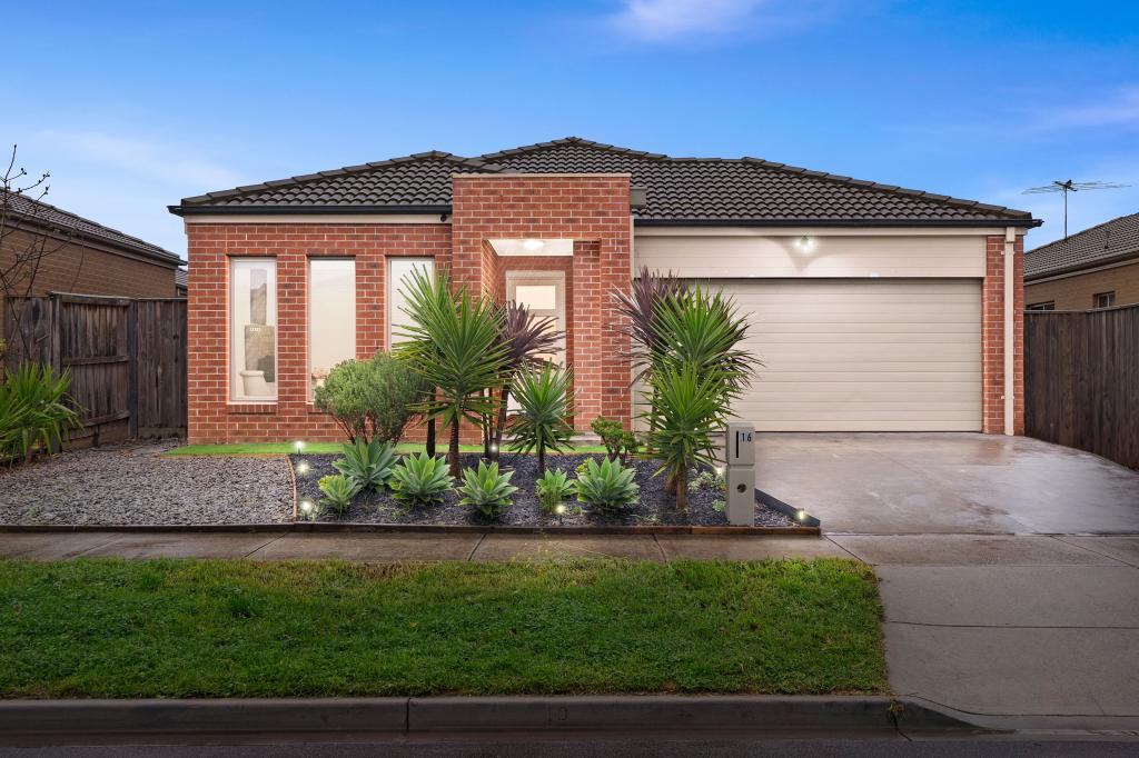 16 MACQUEEN ST, MERNDA, VIC 3754