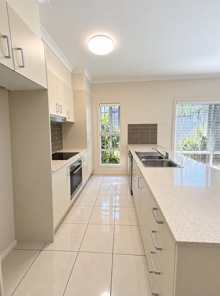 20 Arnaldo Ave, Augustine Heights, QLD 4300