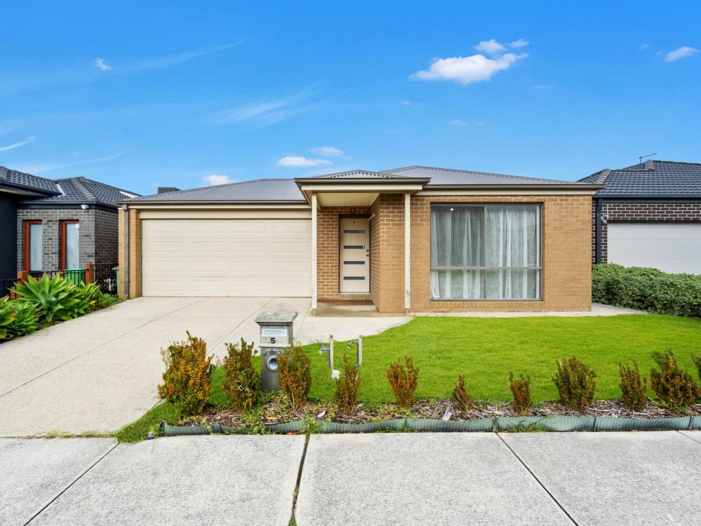 5 JUST JOEY DR, BEACONSFIELD, VIC 3807