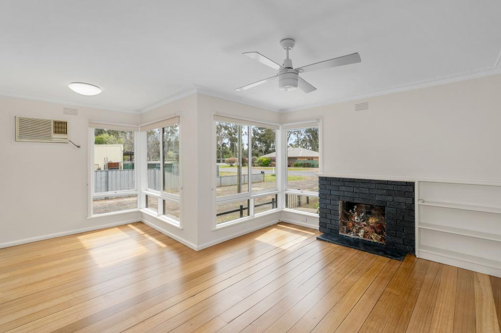 15 & 15a Gobur St, Euroa, VIC 3666