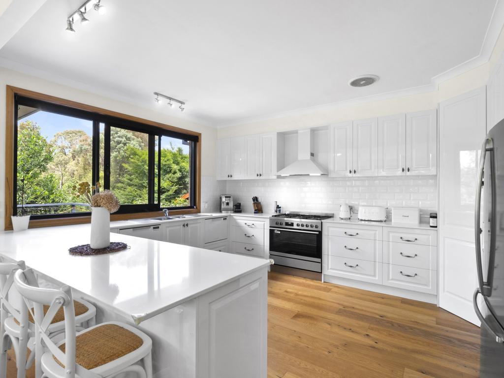 5 Cooper St, Tawonga, VIC 3697