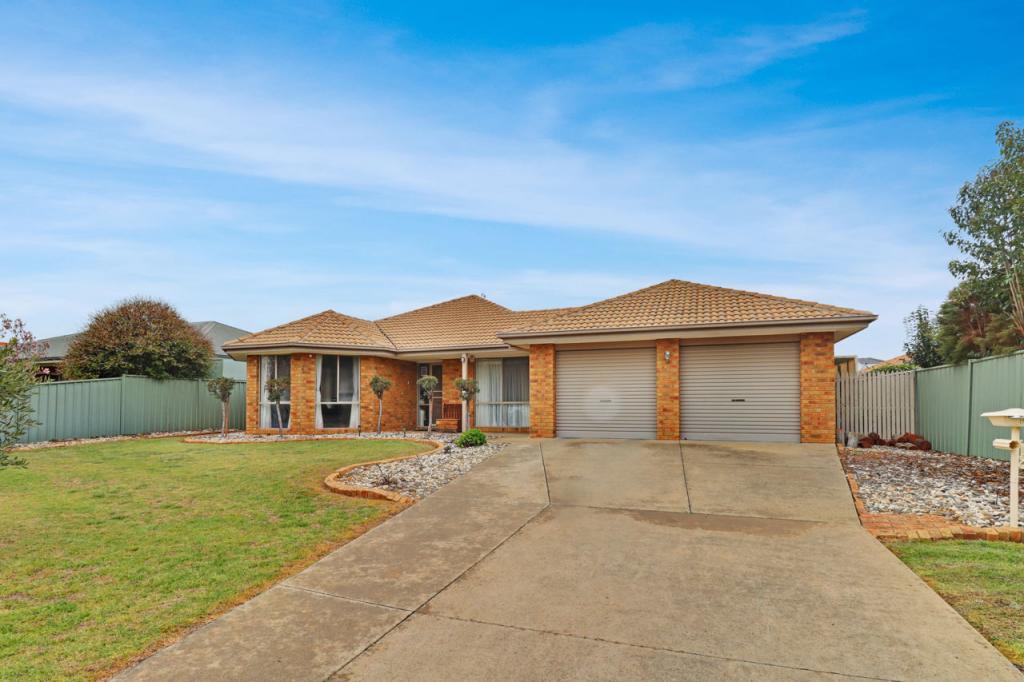216 WARING ST, DENILIQUIN, NSW 2710