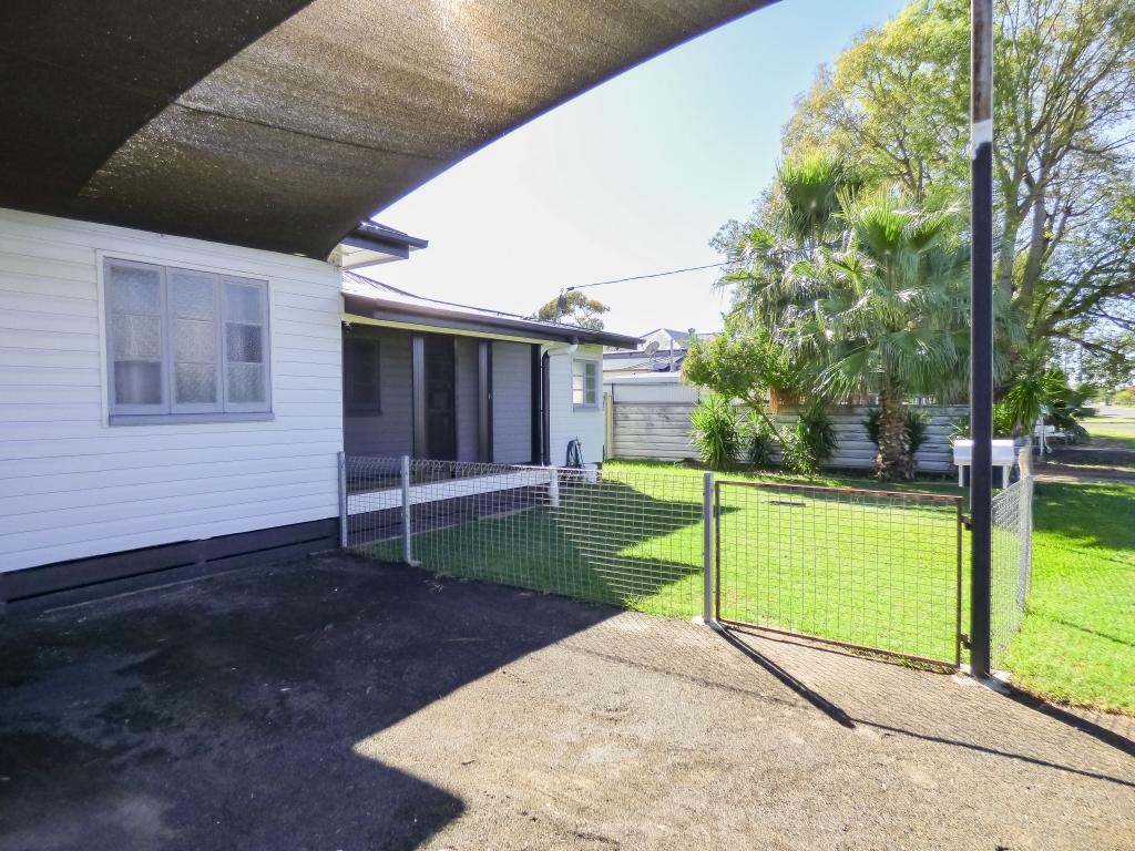 63 Chrystal St, Roma, QLD 4455