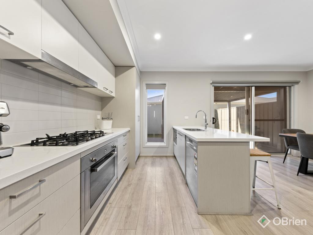 7 Image Walk, Clyde North, VIC 3978