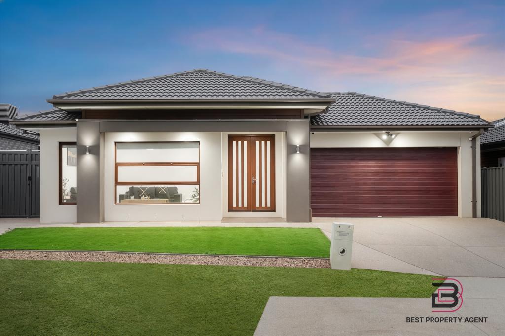 4 WESTFALEN PL, STRATHTULLOH, VIC 3338