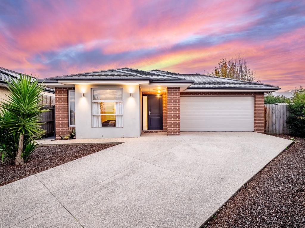 28 PENELOPE CL, CRANBOURNE NORTH, VIC 3977