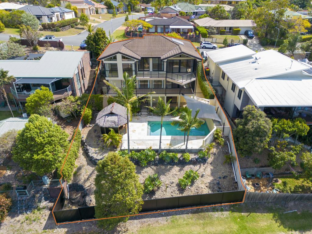 32 Convery Cres, Highland Park, QLD 4211