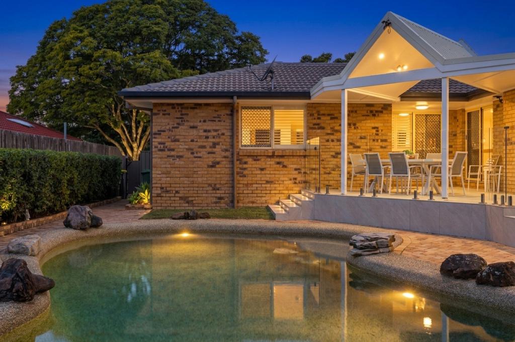21 Eisenhower St, Stretton, QLD 4116