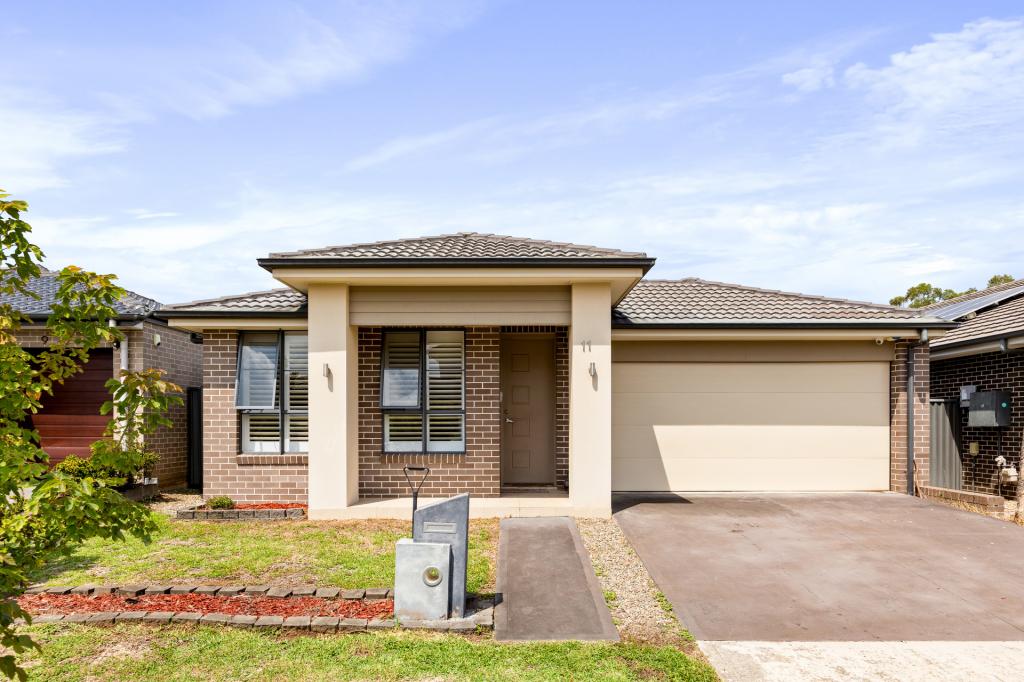 11 MOOLA ST, JORDAN SPRINGS, NSW 2747