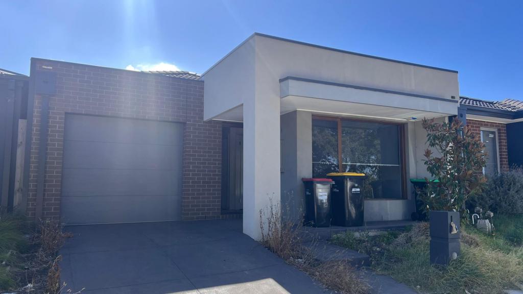 18 Waterbird Cct, Weir Views, VIC 3338