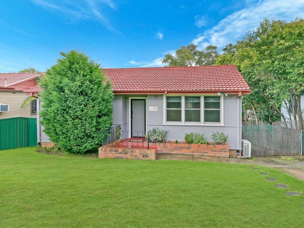 110 Solander Rd, Seven Hills, NSW 2147