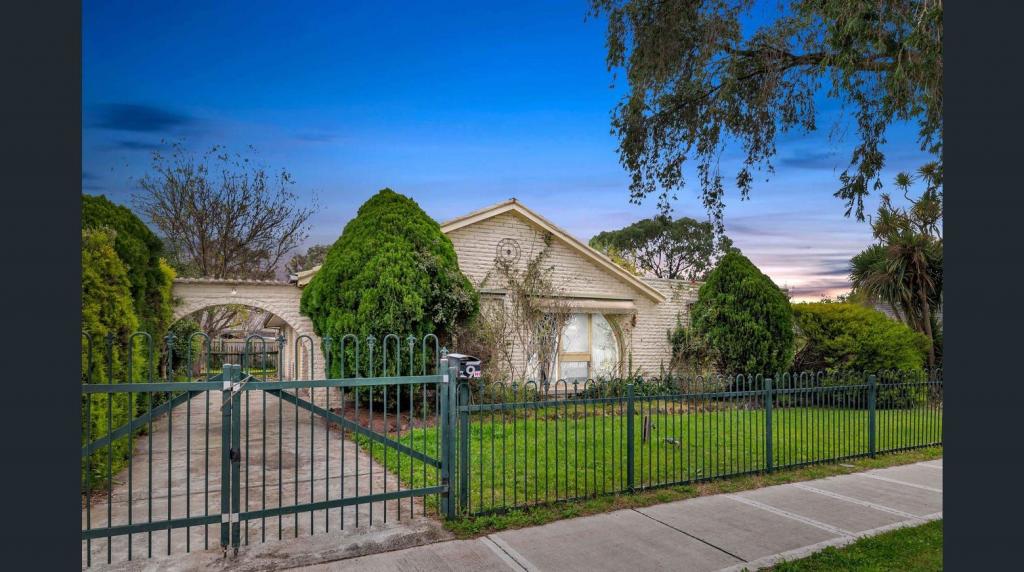 9 CIRCLE DR, CRANBOURNE, VIC 3977