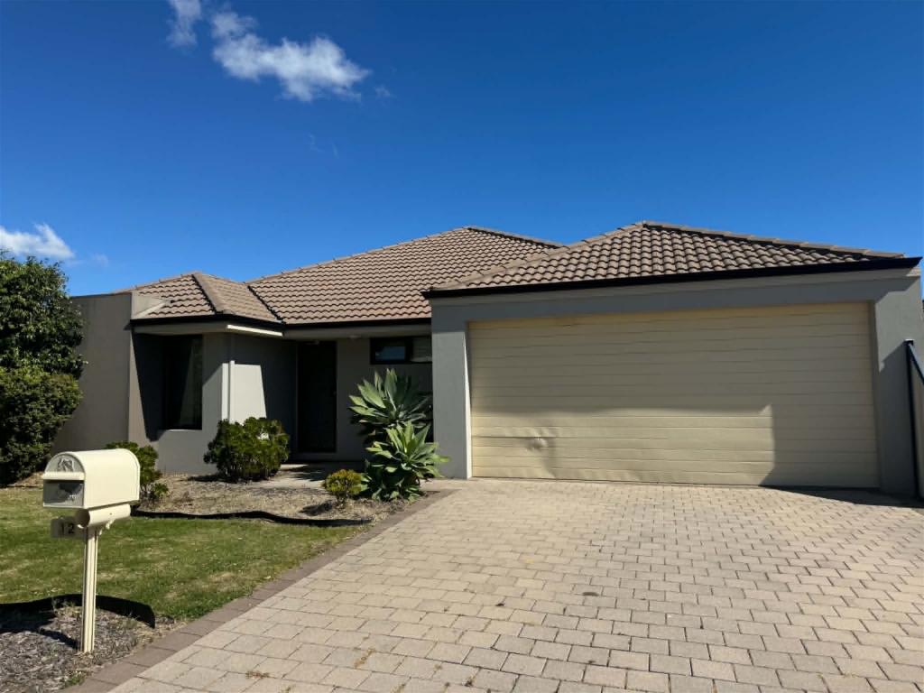 12 Saint Pierre Loop, Meadow Springs, WA 6210