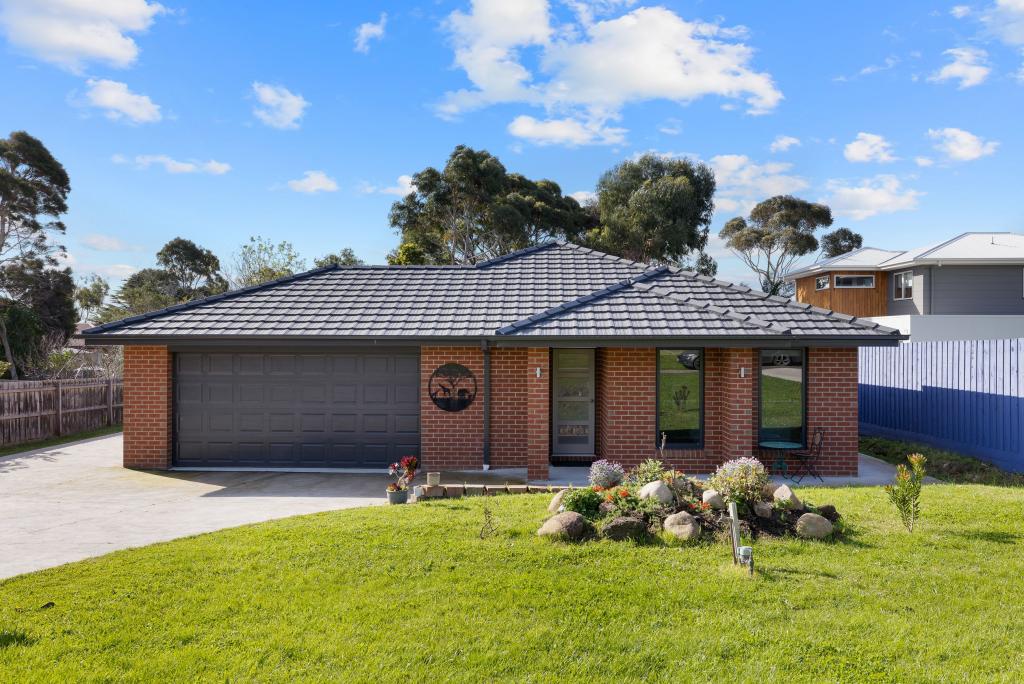 6 Lawrence Ave, Cowes, VIC 3922