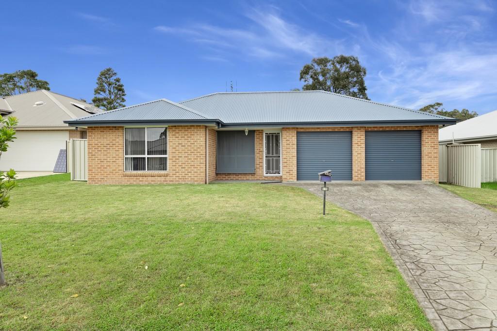 11 DENBIGH PL, SOUTH NOWRA, NSW 2541