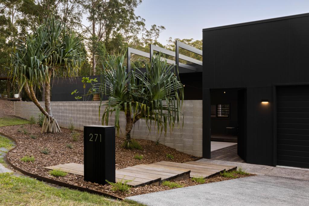 271 UPPER ROSEMOUNT RD, ROSEMOUNT, QLD 4560