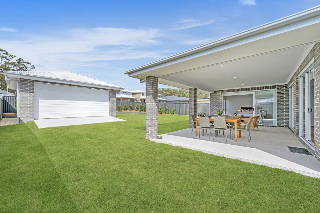 22 PLATYPUS PDE, LAKE CATHIE, NSW 2445