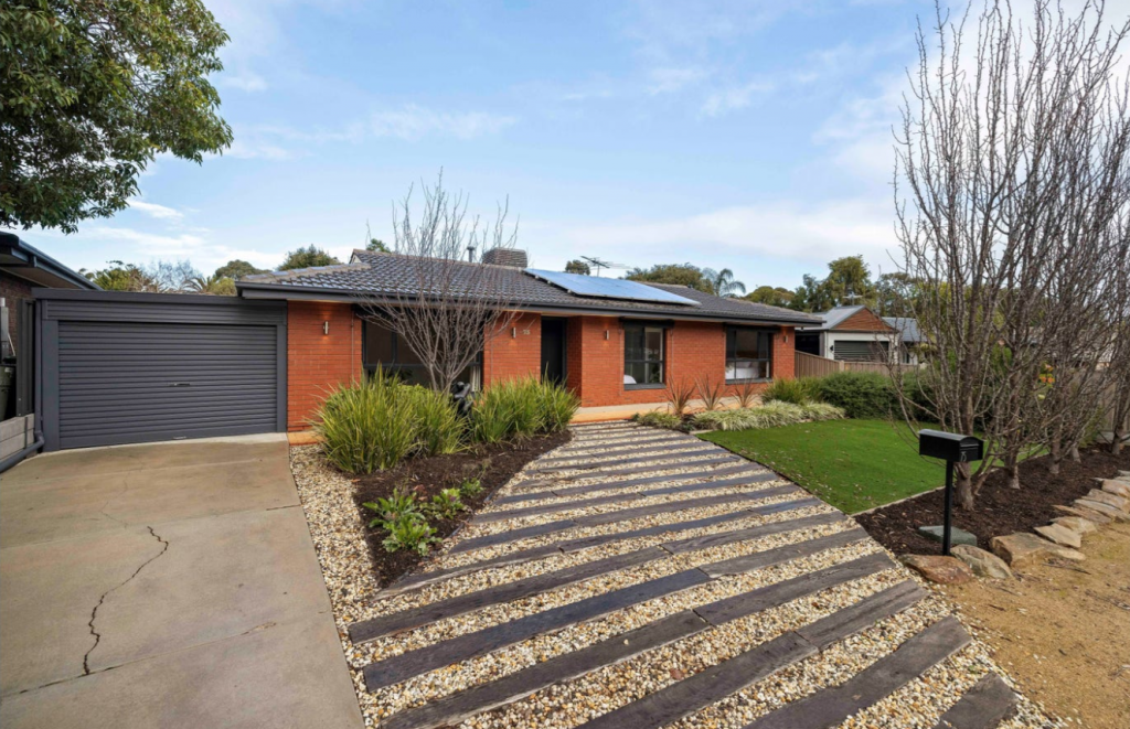 75 Regency Rd, Happy Valley, SA 5159