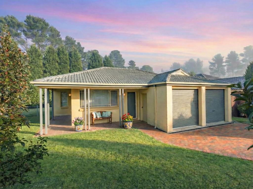 6 ROWAN PL, BOWRAL, NSW 2576