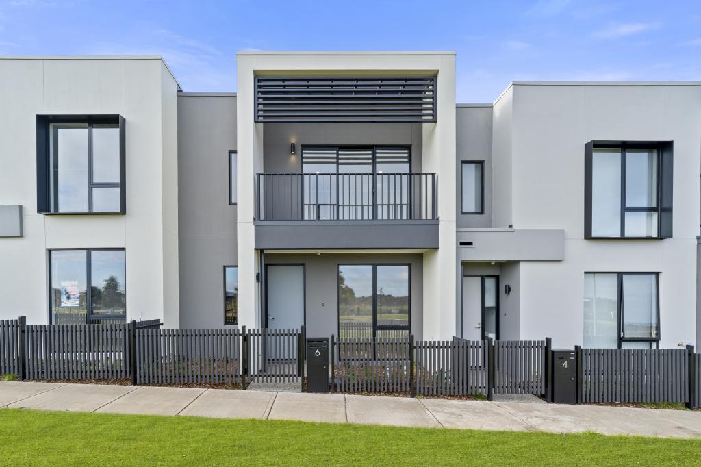 6 Lucan Walk, Donnybrook, VIC 3064