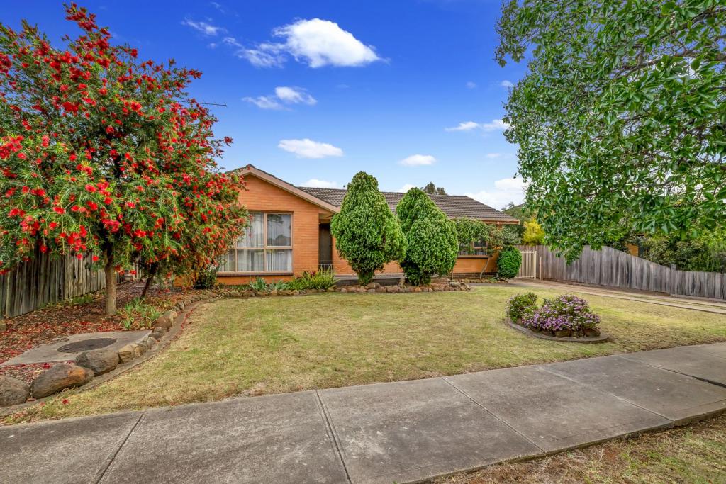 2 LORRAINE PL, BACCHUS MARSH, VIC 3340