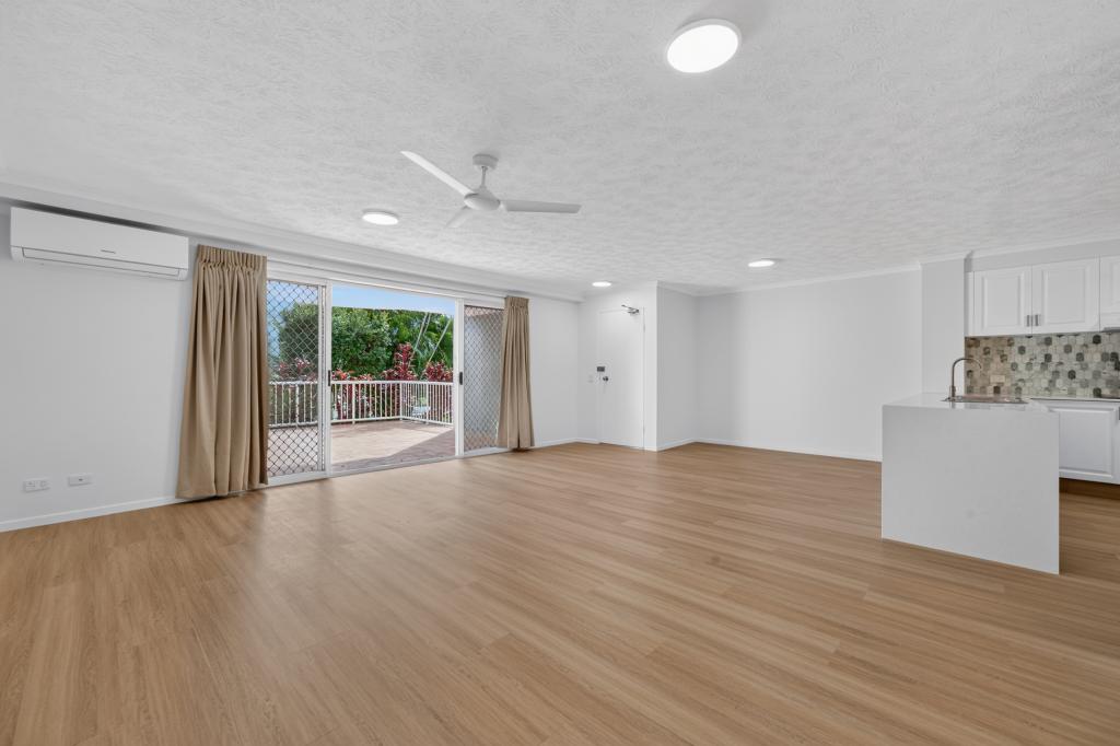 3/8 DALPURA ST, CHEVRON ISLAND, QLD 4217