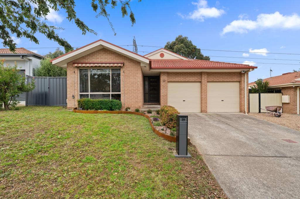 29 Tarrant Cres, Dunlop, ACT 2615