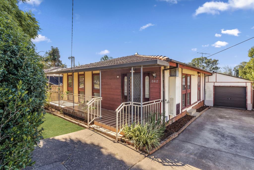 342 LUXFORD RD, LETHBRIDGE PARK, NSW 2770