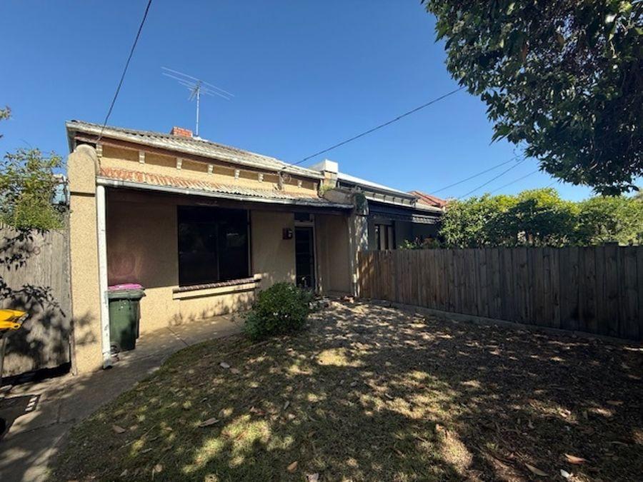 60 CASSELS RD, BRUNSWICK, VIC 3056