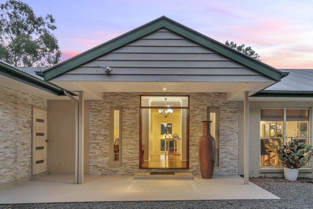 98 Lather Rd, Bellbowrie, QLD 4070