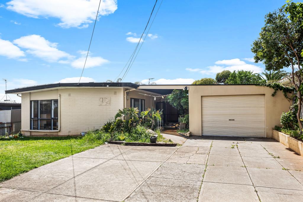 16 Cynthia St, Para Hills, SA 5096